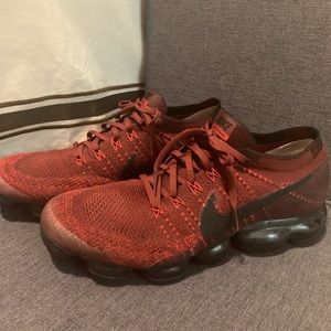 Nike VAPORMAX (Dark Team Red)